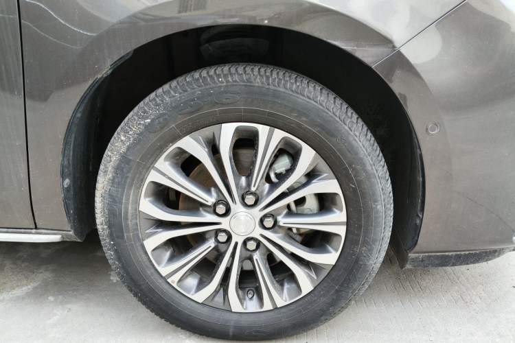 Used Buick GL8 2023 Land Executive Class Deluxe Model Exterior 7
