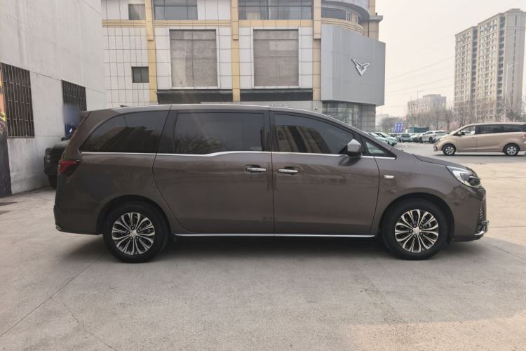 Used Buick GL8 2023 Land Executive Class Deluxe Model Exterior 7