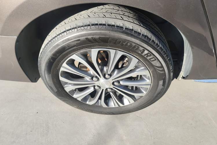 Used Buick GL8 2023 Land Executive Class Comfort Model Exterior 8