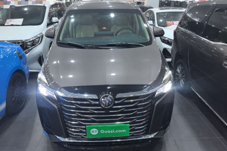 Used Buick GL8 2023 Facelifted Land Cruiser Executive Luxury Version Front
