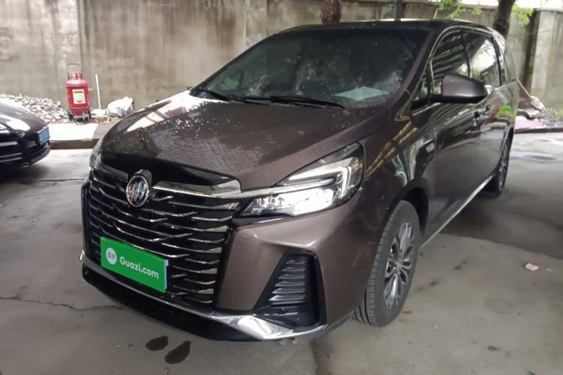 Used Buick GL8 2023 Facelifted Land Cruiser Executive Luxury Version Front Left 45 Deg