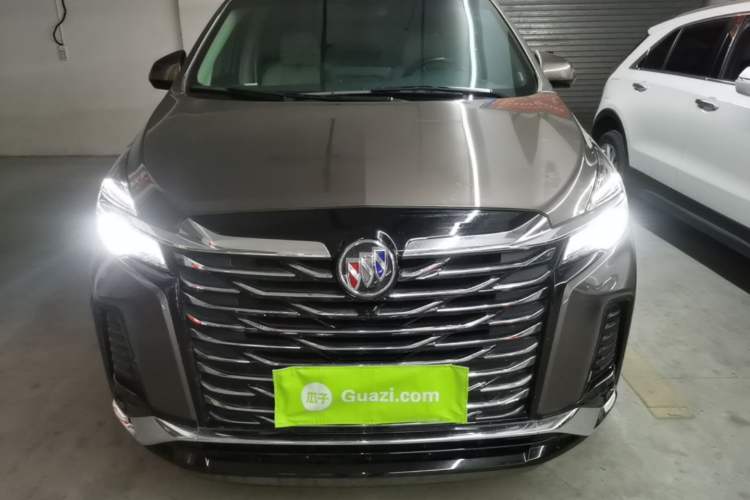 Used Buick GL8 2023 Facelifted Land Cruiser Executive Luxury Version Front