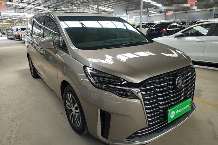 Used Buick GL8 2023 ES Lu Zun Deluxe Model Front Right 45 Deg