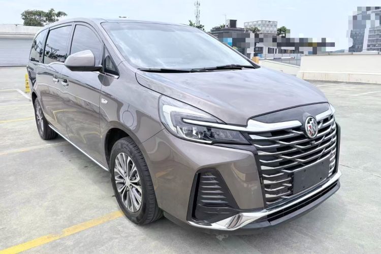 Used Buick GL8 2023 Facelifted Land Cruiser Executive Luxury Version Front Right 45 Deg