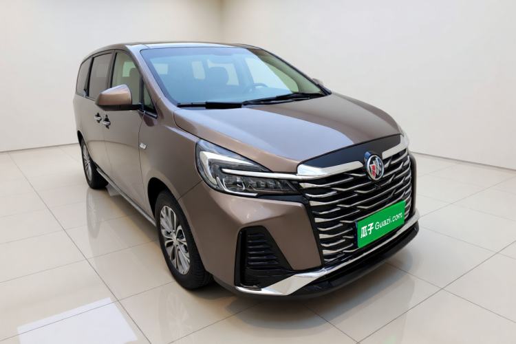 Used Buick GL8 2023 Facelifted Land Cruiser Executive Luxury Version Front Right 45 Deg