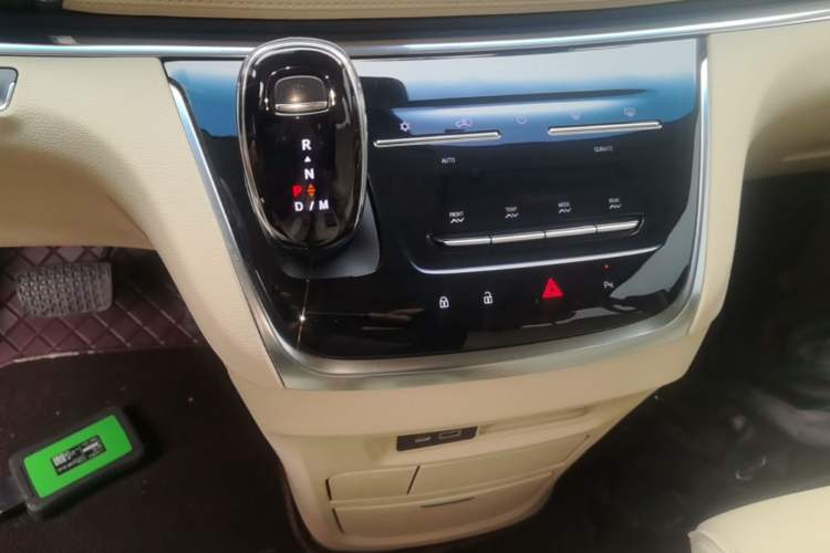 Used Buick GL8 2023 Facelifted Land Cruiser Executive Luxury Version Gear Lever
