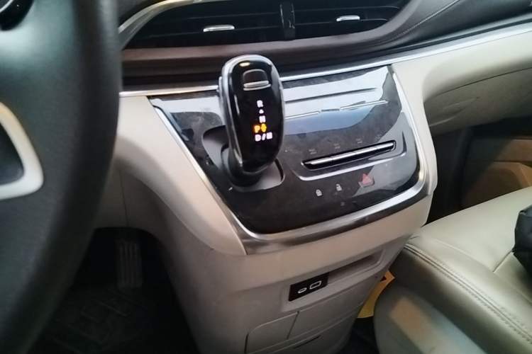 Used Buick GL8 2023 Land Executive Class Comfort Model Gear Lever