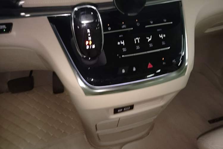 Used Buick GL8 2023 Land Executive Class Deluxe Model Gear Lever