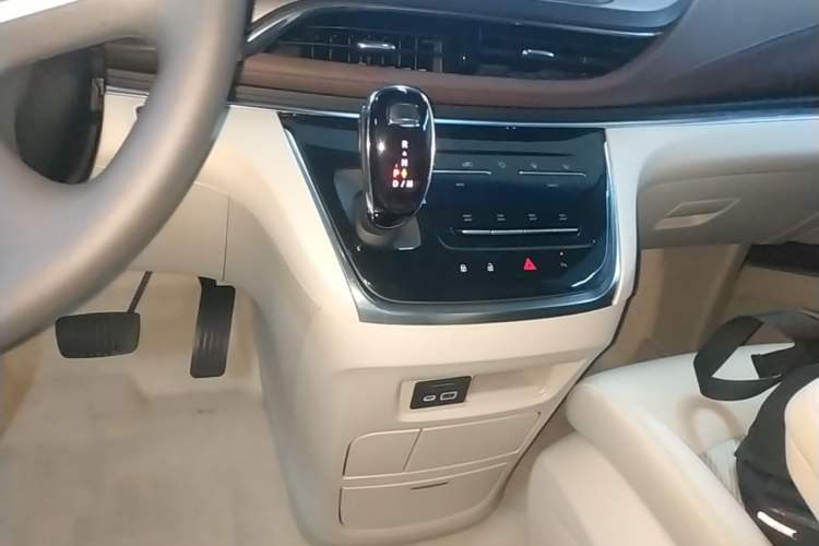 Used Buick GL8 2023 Land Executive Class Comfort Model Gear Lever