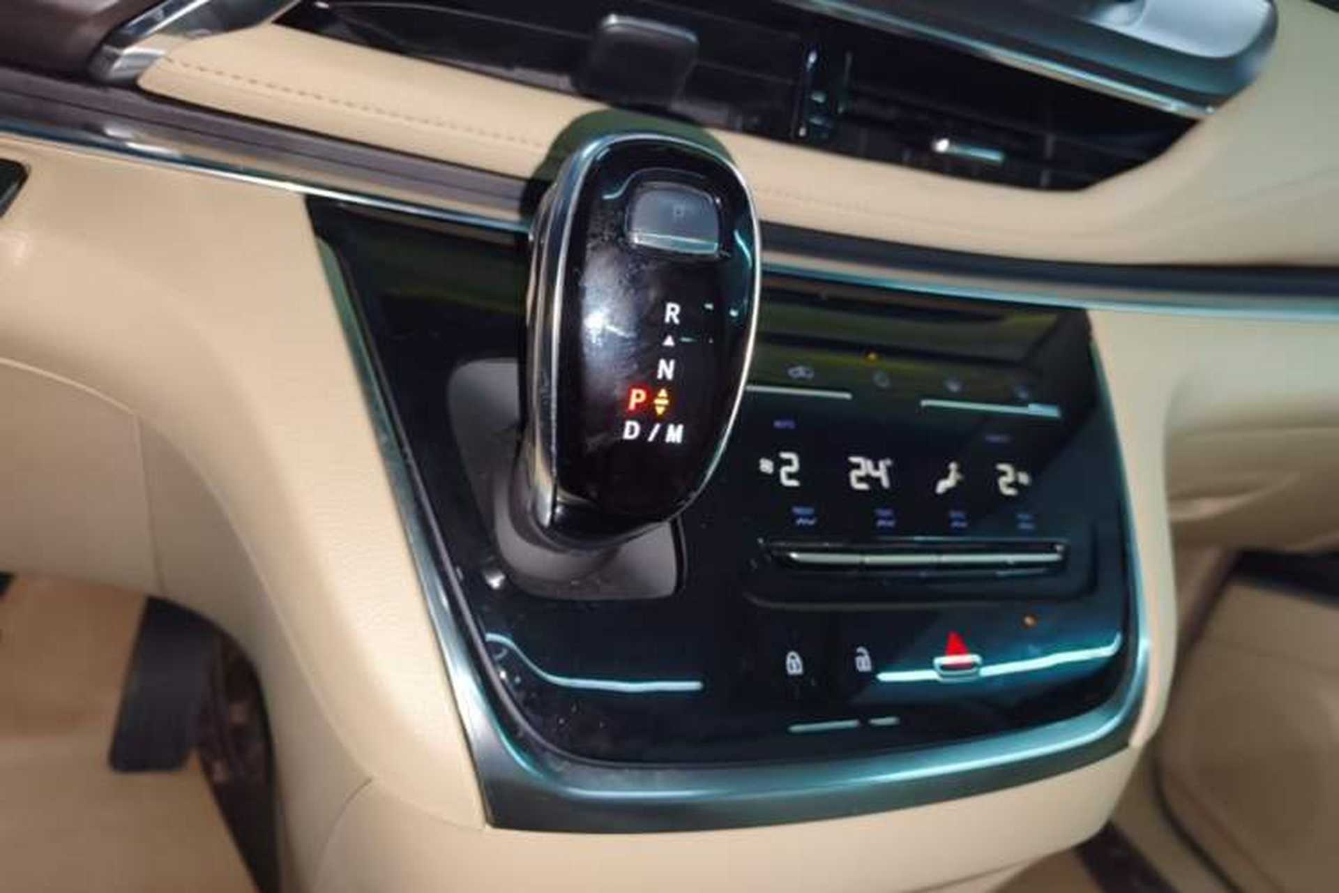 Used Buick GL8 2023 Facelifted Land Cruiser Executive Luxury Version Gear Lever