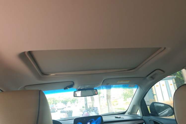 Used Buick GL8 2023 Facelifted Land Cruiser Executive Luxury Version Headliner