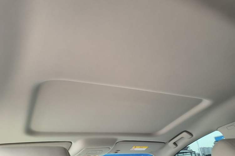 Used Buick GL8 2023 Land Executive Class Comfort Model Headliner
