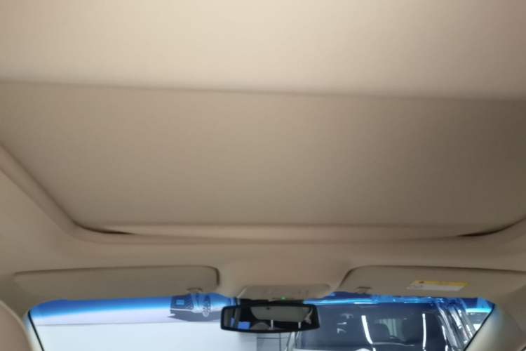 Used Buick GL8 2023 Facelifted Land Cruiser Executive Luxury Version Headliner