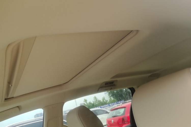 Used Buick GL8 2023 Facelifted Land Cruiser Executive Luxury Version Headliner