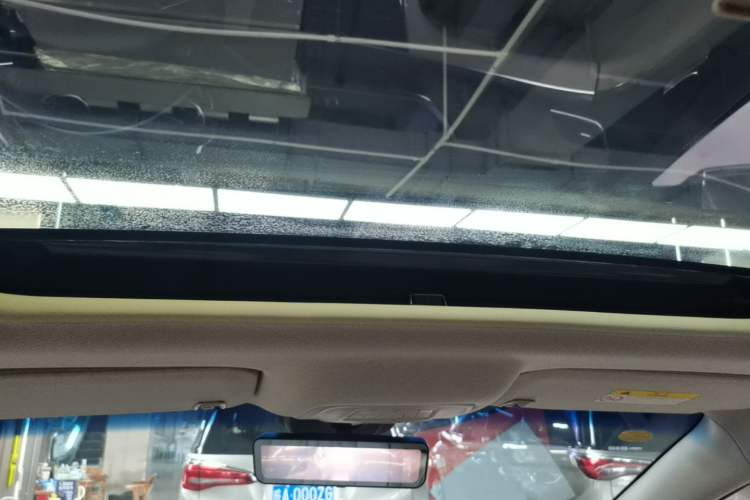 Used Buick GL8 2023 Land Executive Class Deluxe Model Headliner