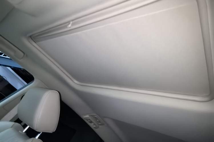 Used Buick GL8 2023 Land Executive Class 652T Luxury Model Headliner