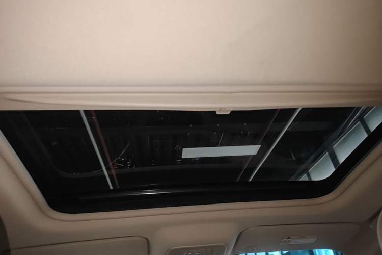 Used Buick GL8 2023 Land Executive Class 652T Luxury Model Headliner