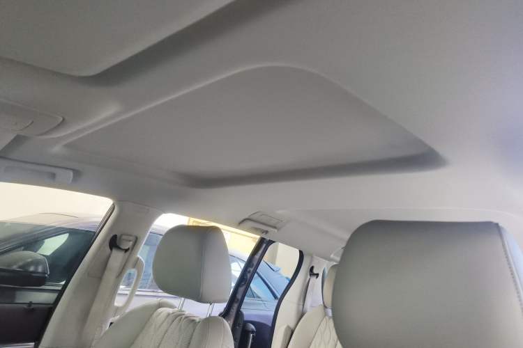 Used Buick GL8 2023 Land Executive Class Comfort Model Headliner