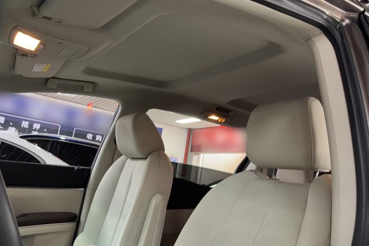 Used Buick GL8 2023 Land Executive Class Comfort Model Headliner