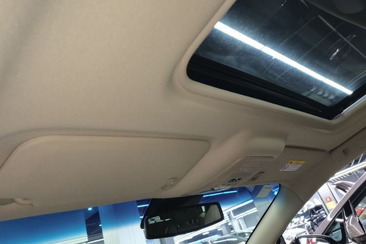 Used Buick GL8 2023 Facelifted Land Cruiser Executive Luxury Version Headliner