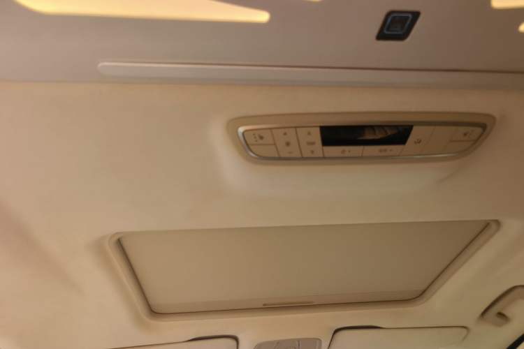 Used Buick GL8 2023 ES Lu Zun Deluxe and Yue Edition Headliner