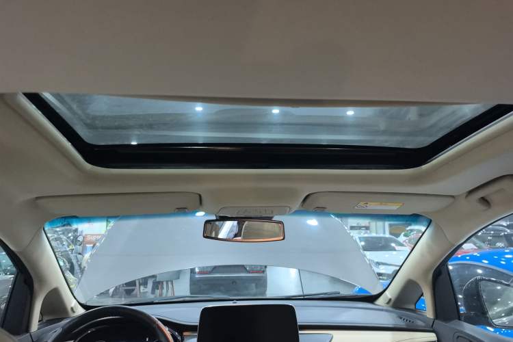 Used Buick GL8 2023 Facelifted Land Cruiser Executive Luxury Version Headliner