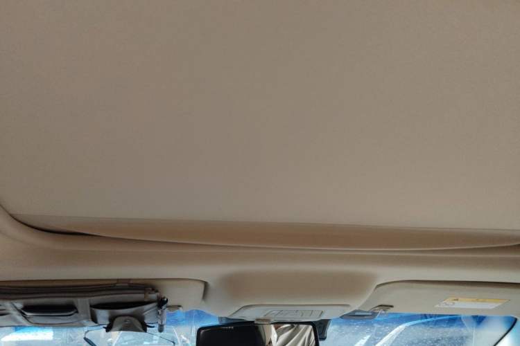 Used Buick GL8 2023 Facelifted Land Cruiser Executive Luxury Version Headliner