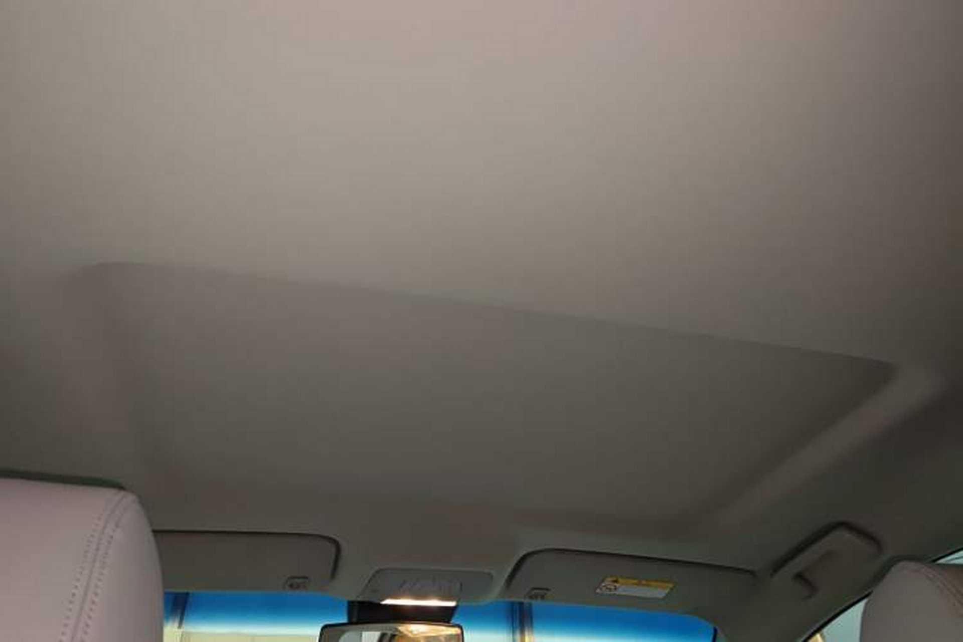 Used Buick GL8 2023 Land Executive Class Comfort Model Headliner