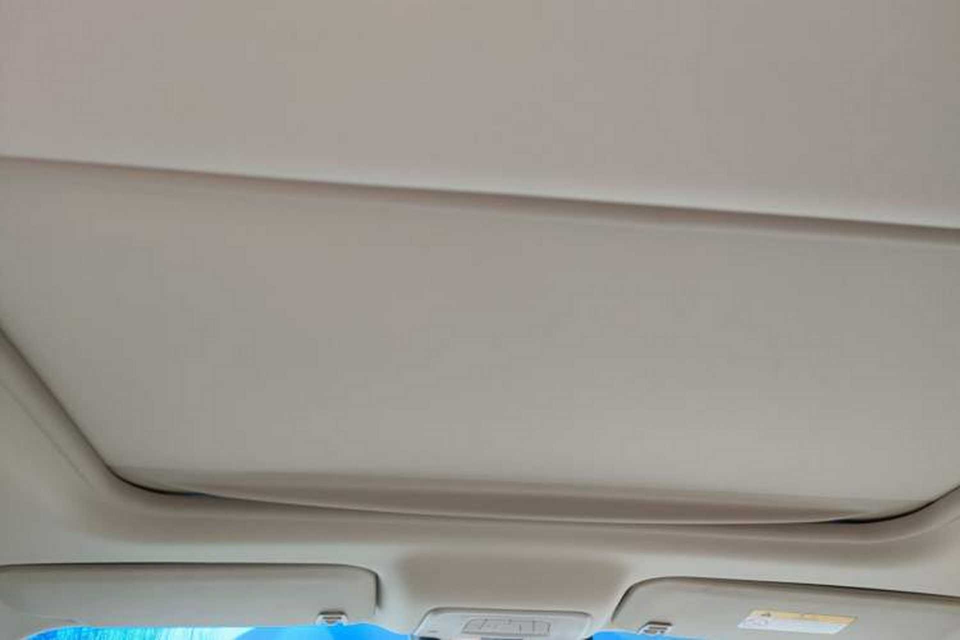 Used Buick GL8 2023 Facelifted Land Cruiser Executive Luxury Version Headliner