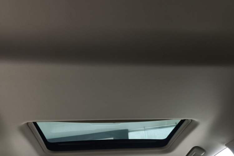 Used Buick GL8 2023 Facelifted Land Cruiser Executive Luxury Version Headliner