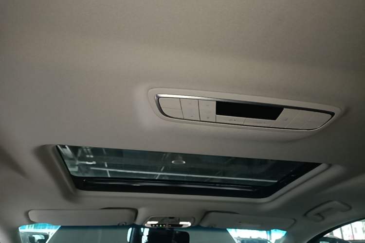 Used Buick GL8 2023 ES Lu Zun Comfort Model Headliner