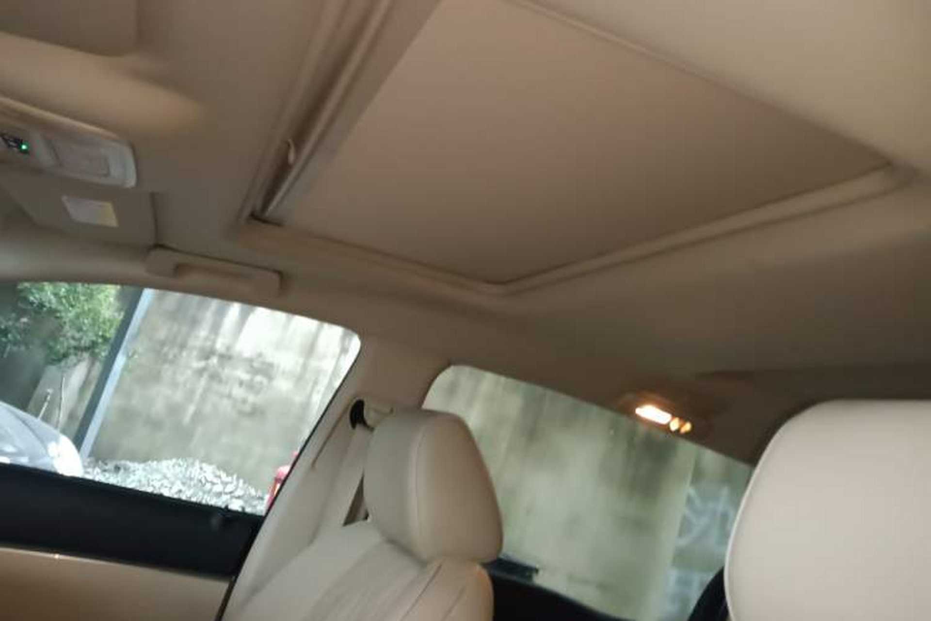 Used Buick GL8 2023 Facelifted Land Cruiser Executive Luxury Version Headliner