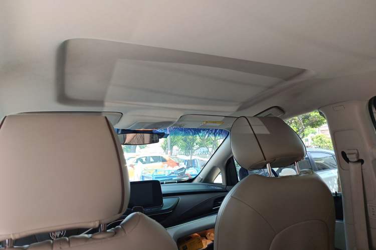 Used Buick GL8 2023 Land Executive Class Comfort Model Headliner