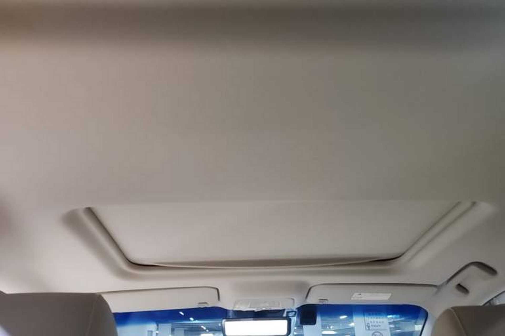 Used Buick GL8 2023 Land Executive Class Deluxe Model Headliner