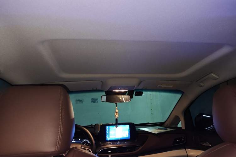 Used Buick GL8 2023 Land Executive Class Comfort Model Headliner