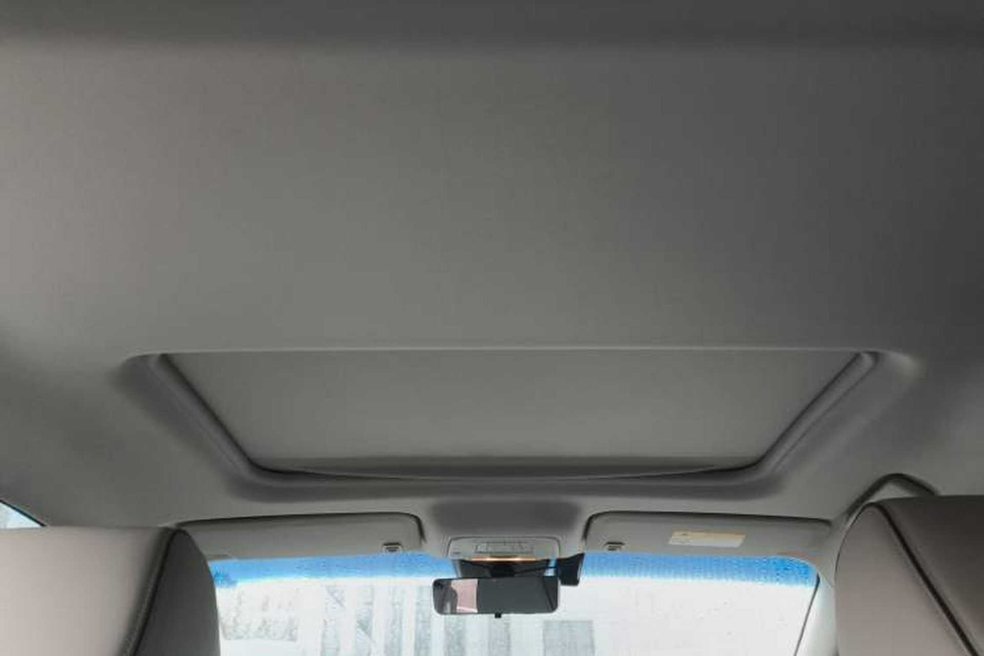 Used Buick GL8 2023 Land Executive Class Deluxe Model Headliner