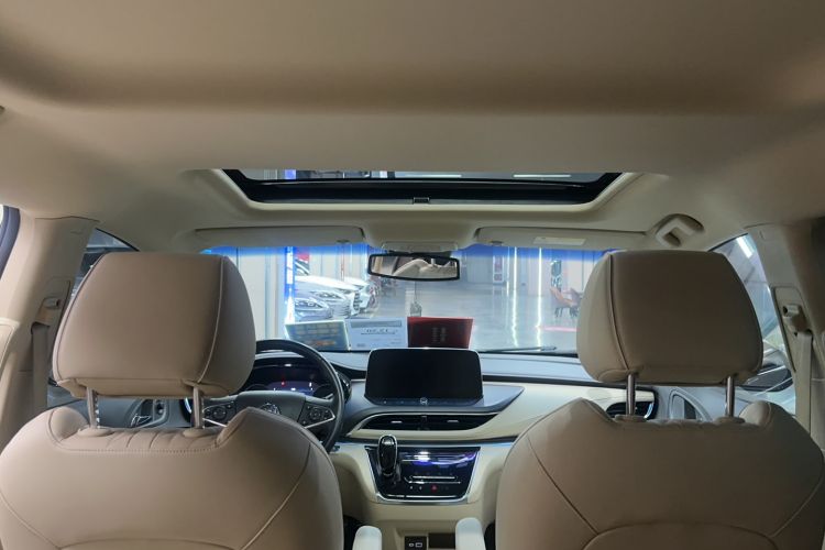Used Buick GL8 2023 Facelifted Land Cruiser Executive Luxury Version Headliner