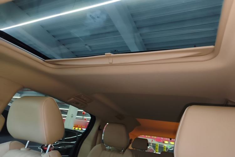 Used Buick GL8 2023 Facelifted Land Cruiser Executive Luxury Version Headliner