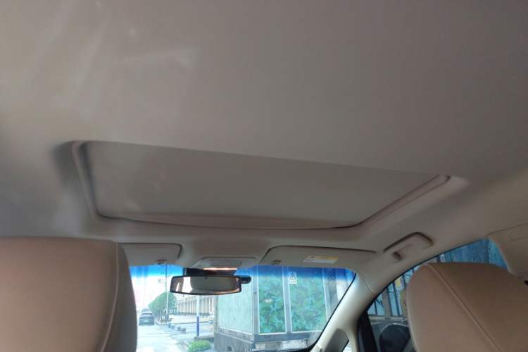 Used Buick GL8 2023 Facelifted Land Cruiser Executive Luxury Version Headliner