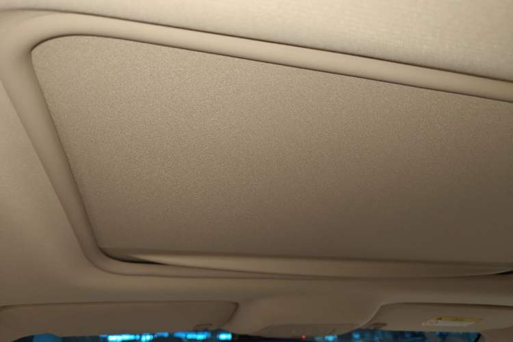 Used Buick GL8 2023 Facelifted Land Cruiser Executive Luxury Version Headliner