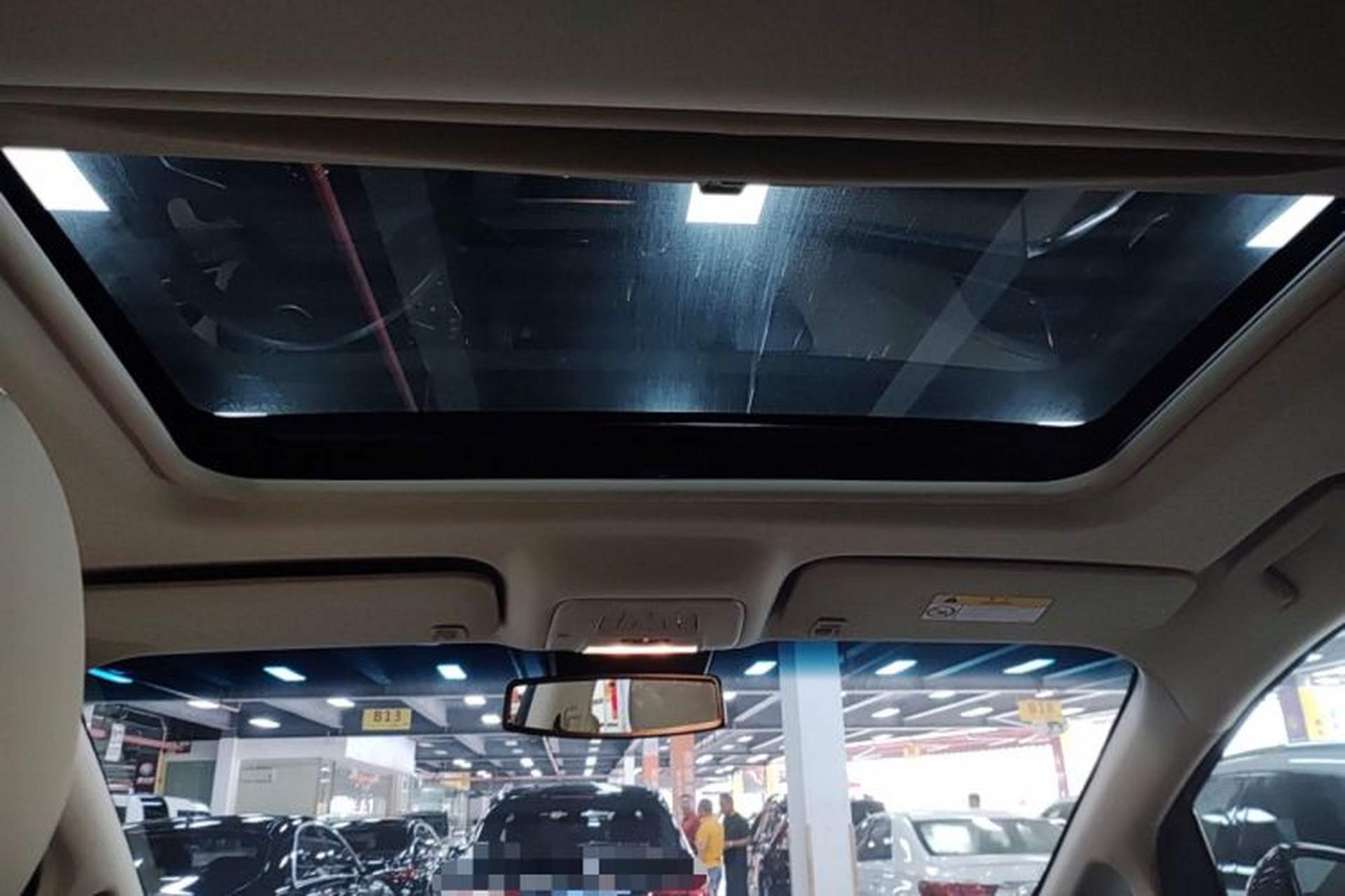 Used Buick GL8 2023 Facelifted Land Cruiser Executive Luxury Version Headliner