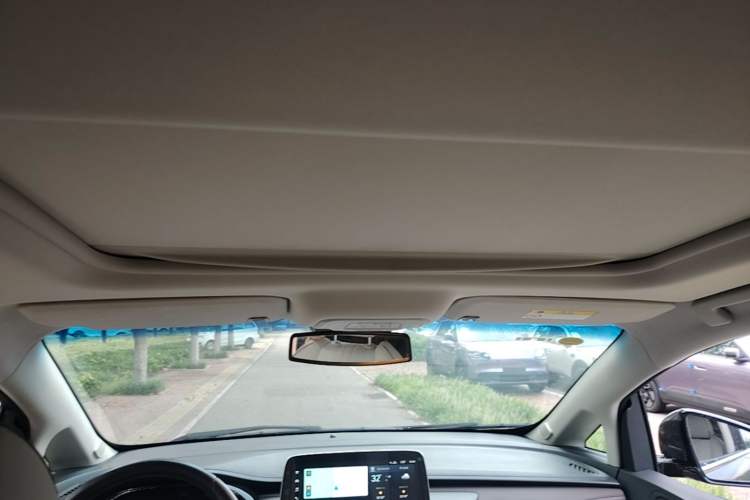 Used Buick GL8 2023 Land Executive Class 652T Luxury Model Headliner