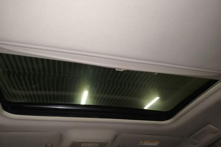 Used Buick GL8 2023 Land Executive Class 652T Luxury Model Headliner