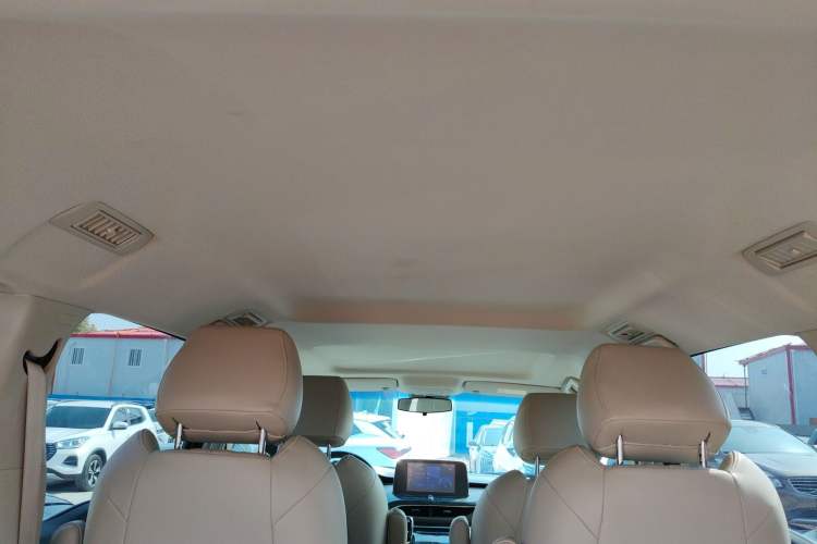Used Buick GL8 2023 Land Executive Class Comfort Model Headliner