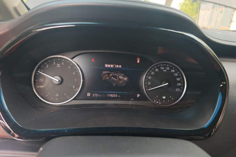 Used Buick GL8 2023 Facelifted Land Cruiser Executive Luxury Version Instrument Cluster