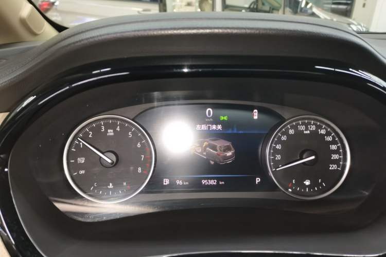 Used Buick GL8 2023 Facelifted Land Cruiser Executive Luxury Version Instrument Cluster