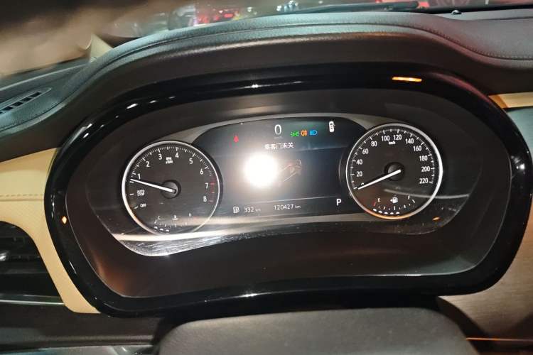 Used Buick GL8 2023 Facelifted Land Cruiser Executive Luxury Version Instrument Cluster