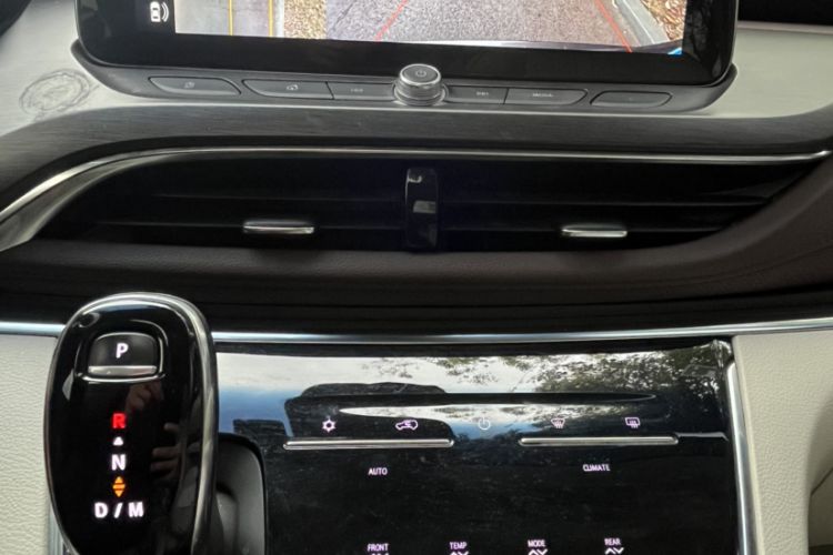 Used Buick GL8 2023 Land Executive Class Deluxe Model Interior 1