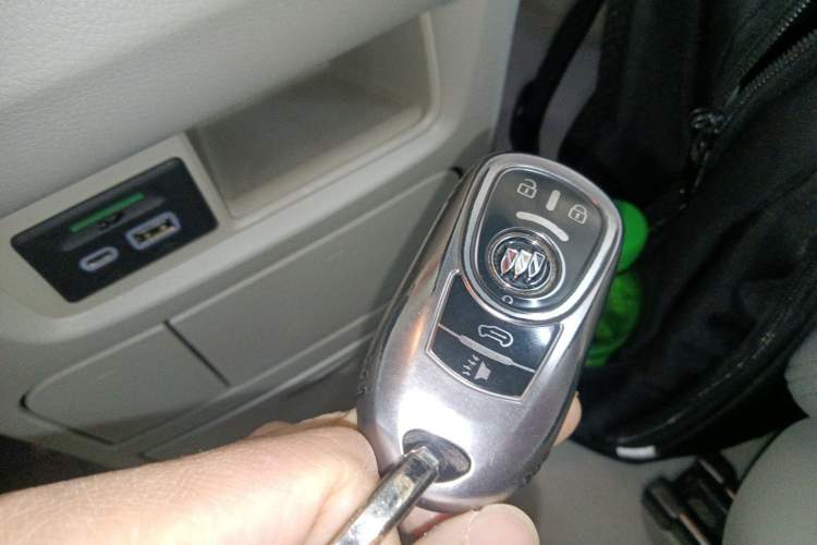 Used Buick GL8 2023 Land Executive Class Smart Enjoyment Model Interior 1