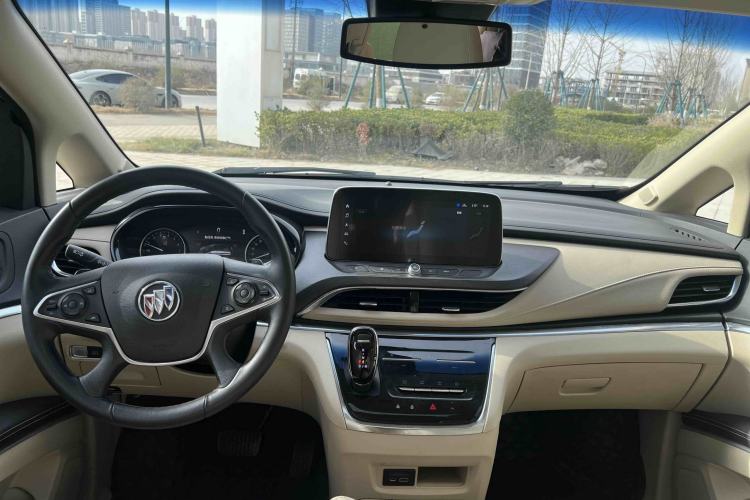 Used Buick GL8 2023 Facelifted Land Cruiser Executive Luxury Version Interior 1